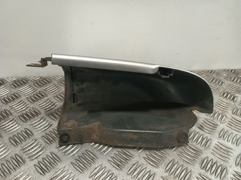 Recambio de moldura para opel vivaro a furgoneta (x83) 1.9 dti (f7) referencia OEM IAM 91165735 91165973 