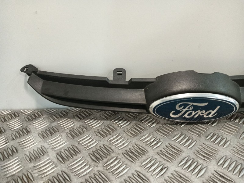Recambio de rejilla delantera para ford fiesta vi (cb1, ccn) 1.25 referencia OEM IAM 8A618200BC  