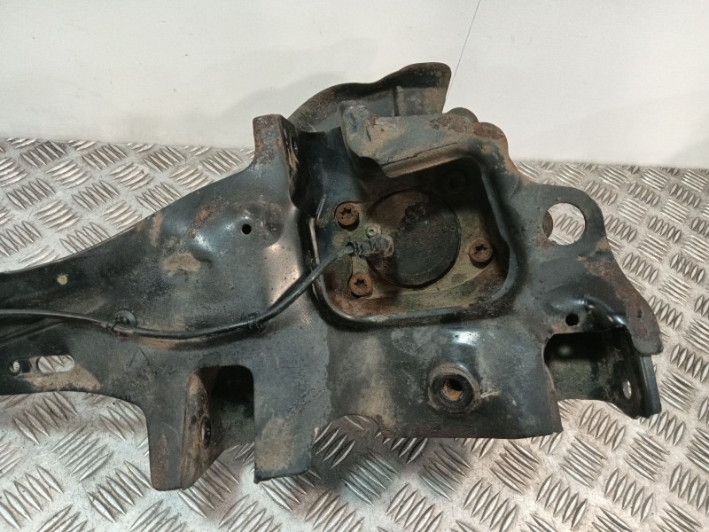 Recambio de mangueta trasera izquierda para volvo v40 hatchback (525) d3 referencia OEM IAM CV615A968BB  
