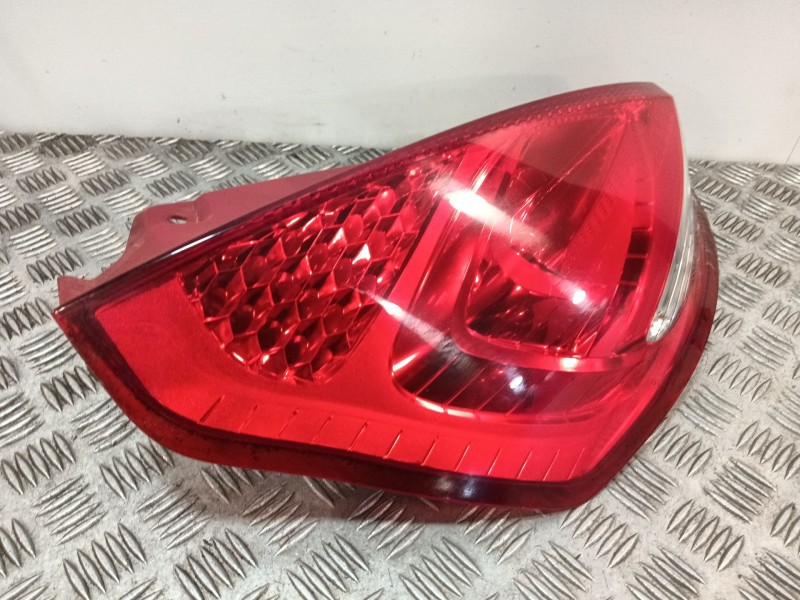 Recambio de piloto trasero izquierdo para ford fiesta vi (cb1, ccn) 1.25 referencia OEM IAM 8A6113405A  