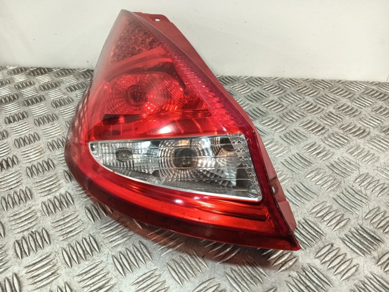 Recambio de piloto trasero izquierdo para ford fiesta vi (cb1, ccn) 1.25 referencia OEM IAM 8A6113405A  