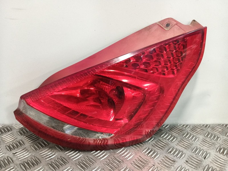 Recambio de piloto trasero derecho para ford fiesta vi (cb1, ccn) 1.25 referencia OEM IAM 6A6113404A  