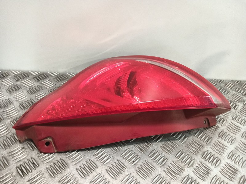 Recambio de piloto trasero derecho para ford fiesta vi (cb1, ccn) 1.25 referencia OEM IAM 6A6113404A  