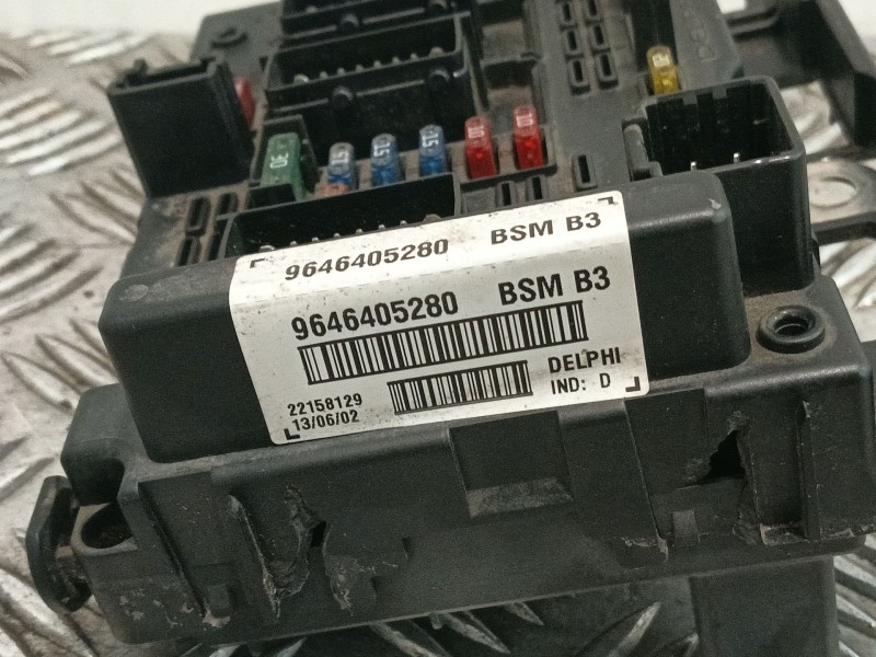 Recambio de caja reles / fusibles para peugeot 307 (3a/c) 2.0 hdi 90 referencia OEM IAM 964605280  