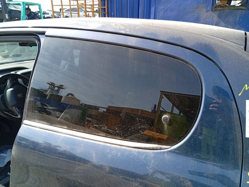 Recambio de luna trasera izquierda para peugeot 108 1.0 vti referencia OEM IAM B000827380  