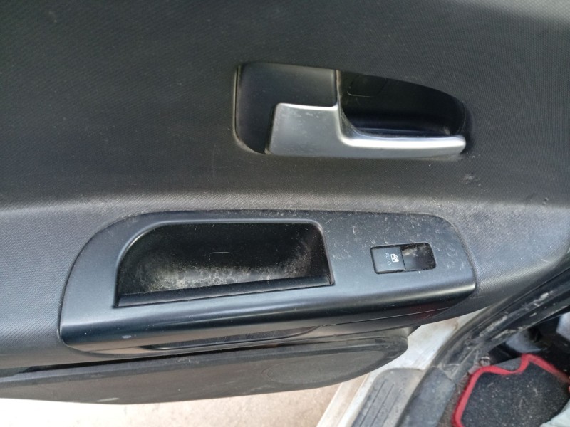 Recambio de mando elevalunas trasero izquierdo para kia cee´d hatchback (ed) 1.4 referencia OEM IAM 935751H000EQ  