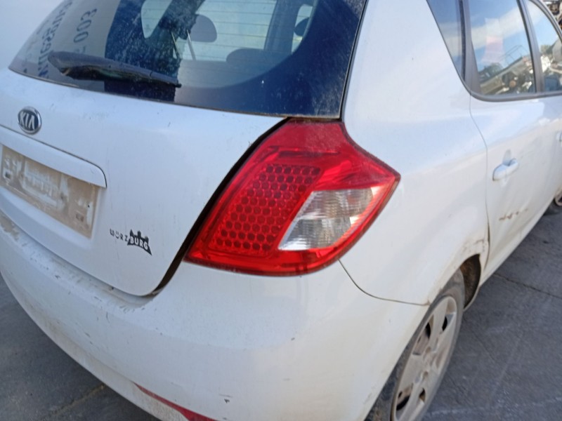 Recambio de piloto trasero derecho para kia cee´d hatchback (ed) 1.4 referencia OEM IAM 924021H000  