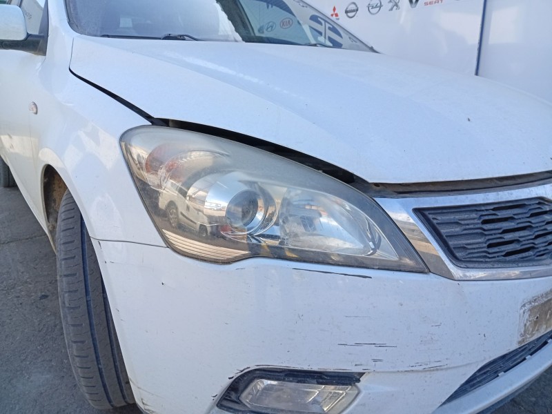 Recambio de faro derecho para kia cee´d hatchback (ed) 1.4 referencia OEM IAM 921021H000  