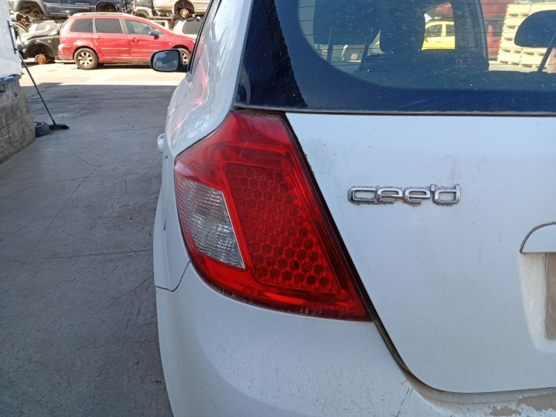 Recambio de piloto trasero izquierdo para kia cee´d hatchback (ed) 1.4 referencia OEM IAM 924011H000  