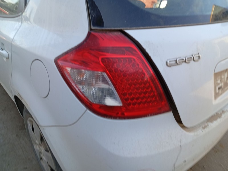 Recambio de piloto trasero izquierdo para kia cee´d hatchback (ed) 1.4 referencia OEM IAM 924011H000  