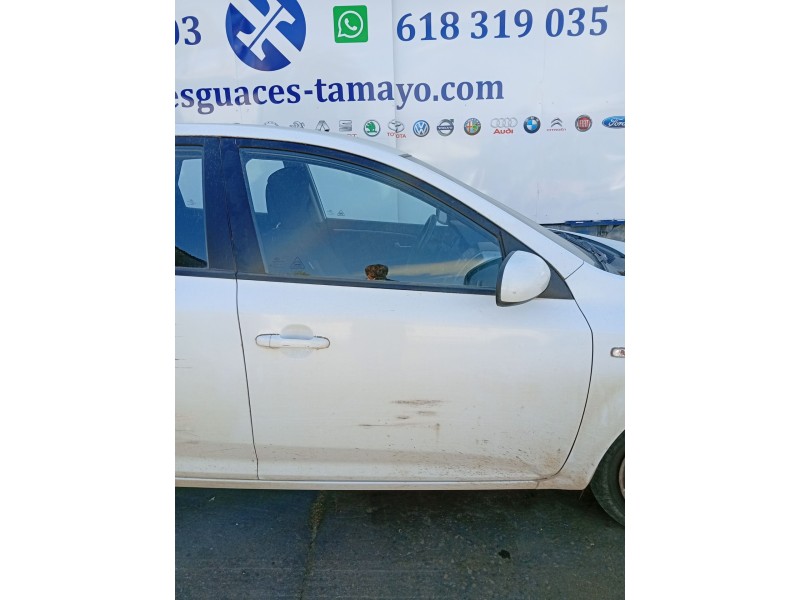 Recambio de puerta delantera derecha para kia cee´d hatchback (ed) 1.4 referencia OEM IAM 760041H000  