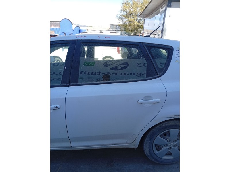 Recambio de puerta trasera izquierda para kia cee´d hatchback (ed) 1.4 referencia OEM IAM 770031H000  