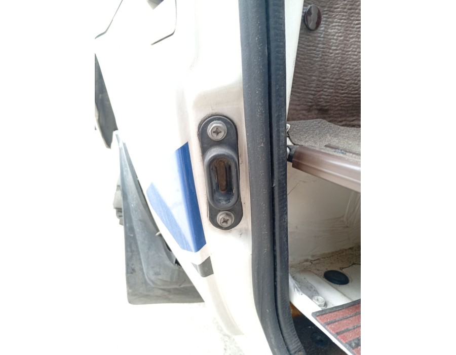 Recambio de cerradura puerta corredera derecha para nissan vanette furgoneta (_c22) 1.5 referencia OEM IAM   