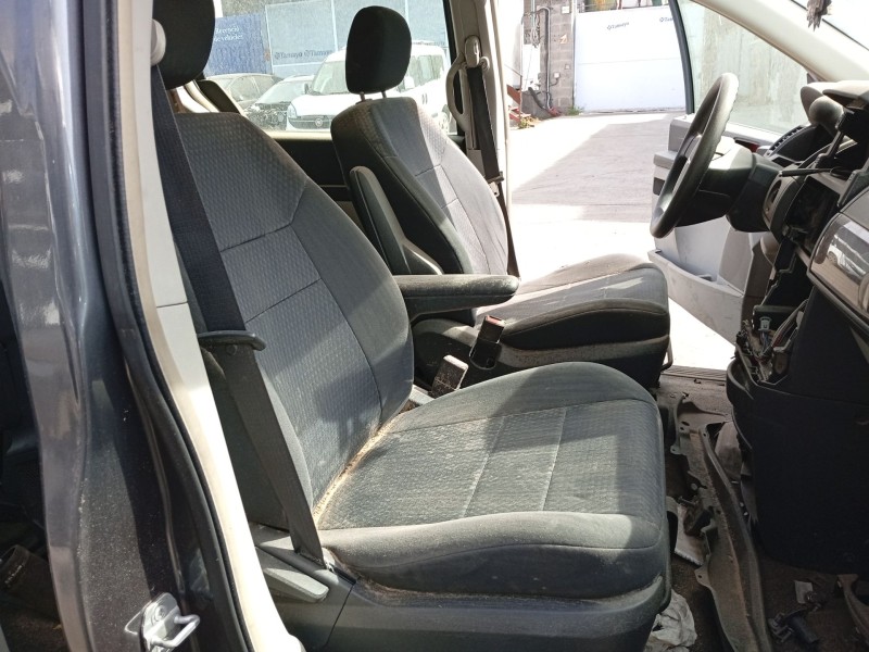 Recambio de asiento delantero derecho para chrysler grand voyager v (rt) 2.8 crd referencia OEM IAM   