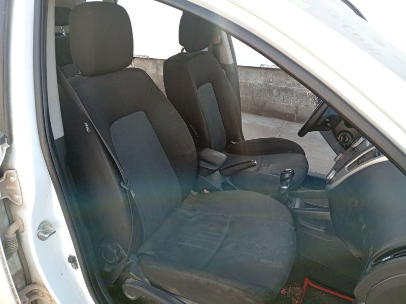Recambio de asiento delantero derecho para kia cee´d hatchback (ed) 1.4 referencia OEM IAM   