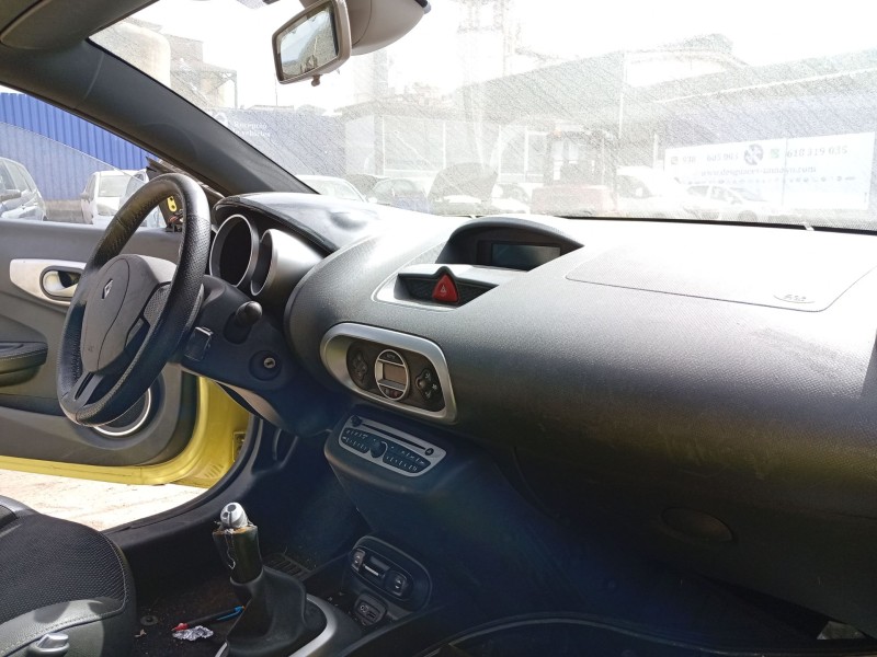 Recambio de salpicadero para renault wind (e4m_) 1.2 tce 100 (e4mf) referencia OEM IAM 681000038R  