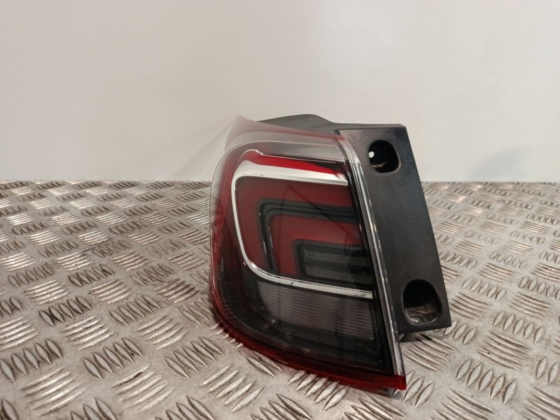Recambio de piloto trasero izquierdo para opel crossland x / crossland (p17, p2qo) 1.2 (75) referencia OEM IAM 208006  