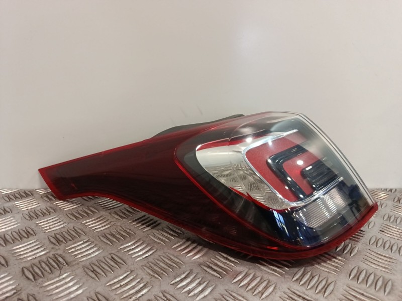 Recambio de piloto trasero izquierdo para opel crossland x / crossland (p17, p2qo) 1.2 (75) referencia OEM IAM 208006  
