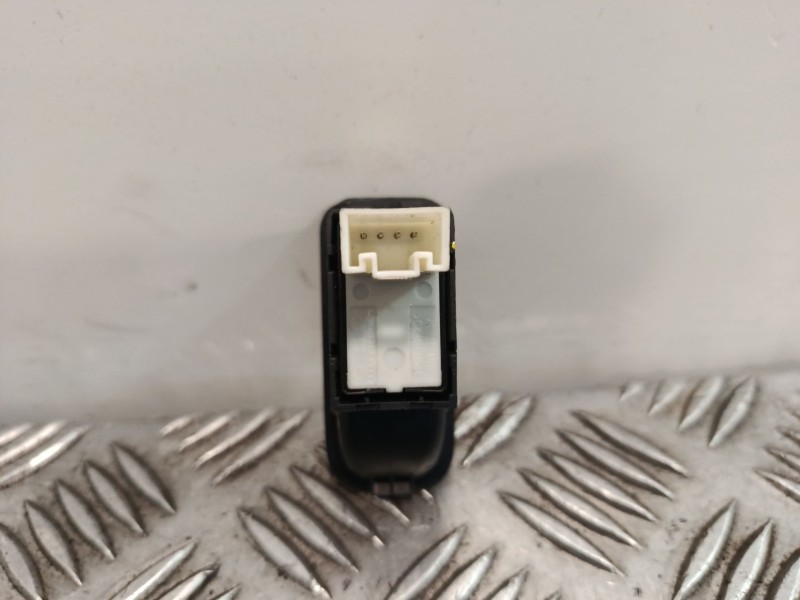 Recambio de mando elevalunas delantero derecho para skoda fabia ii (542) 1.2 12v referencia OEM IAM 5J0867435  