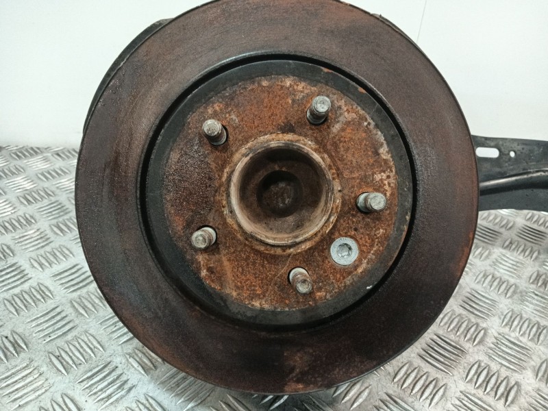 Recambio de mangueta trasera derecha para volvo v40 hatchback (525) d3 referencia OEM IAM   