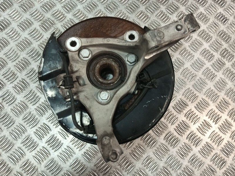Recambio de mangueta delantera derecha para opel insignia berlina 2.0 cdti cat referencia OEM IAM   