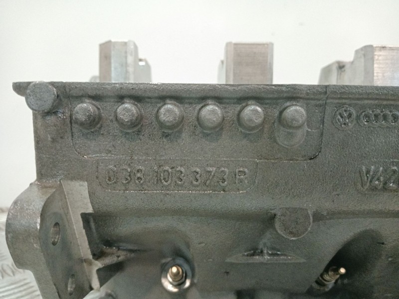 Recambio de culata para audi a3 sportback (8pa) 2.0 tdi referencia OEM IAM 038103373R  