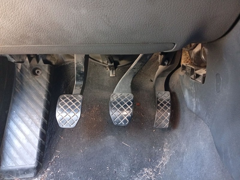 Recambio de pedal embrague para seat exeo (3r2) 2.0 tdi referencia OEM IAM 8E1721316  