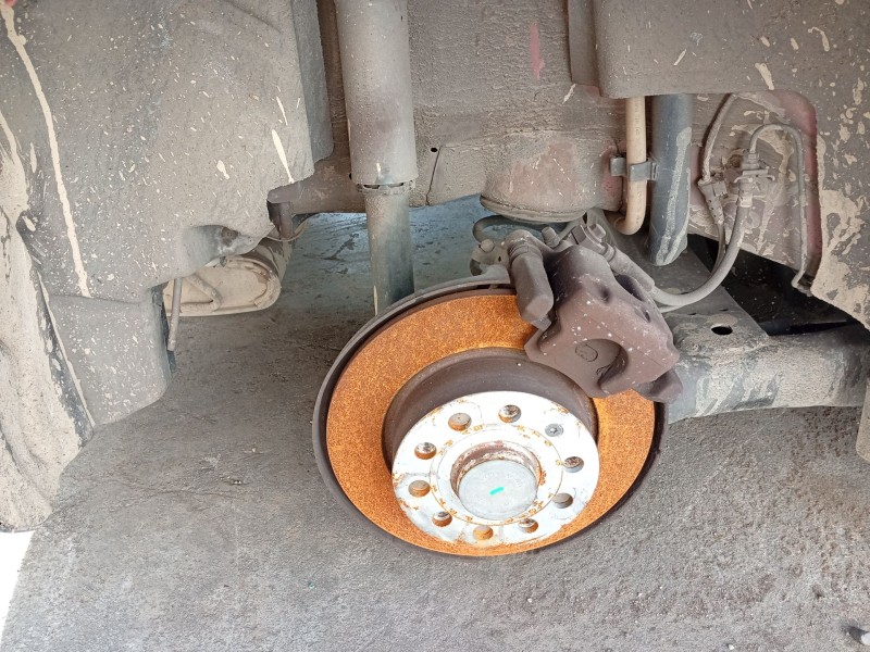 Recambio de pinza freno trasera derecha para seat leon (5f1) 1.4 tsi referencia OEM IAM 8D0698671 5Q0615424A 