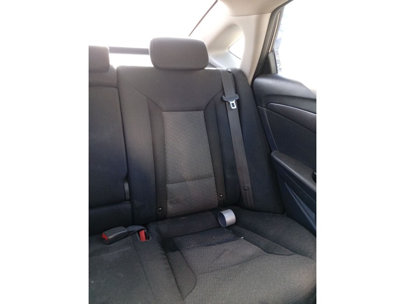 Recambio de cinturon seguridad trasero izquierdo para hyundai i40 referencia OEM IAM 898103Z100RY  