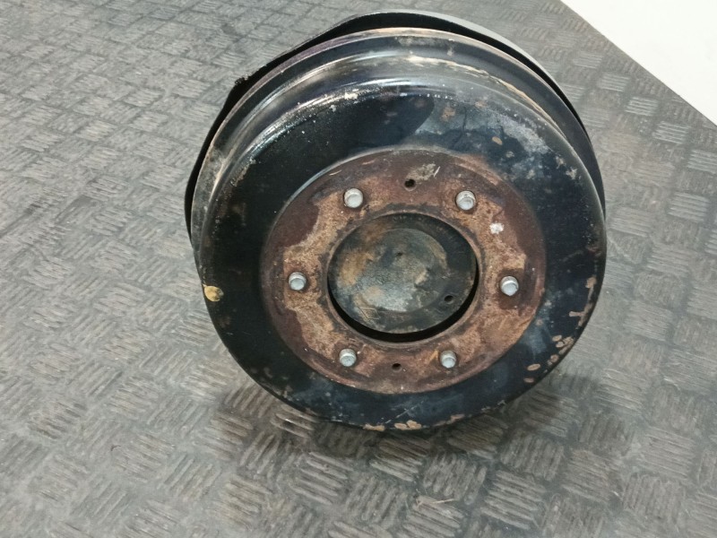Recambio de mangueta trasera izquierda para nissan terrano ii (r20) 2.7 td 4wd referencia OEM IAM 381640F047  