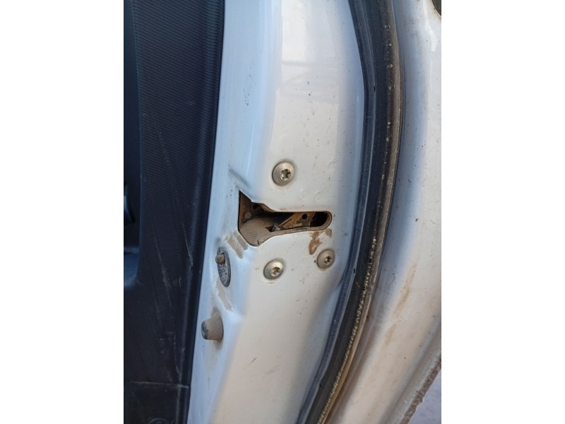 Recambio de cerradura puerta trasera derecha para kia cee´d hatchback (ed) 1.4 referencia OEM IAM 814201H000  