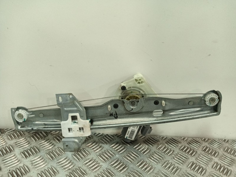 Recambio de elevalunas delantero derecho para ford ka+ referencia OEM IAM 402653E 2323095 