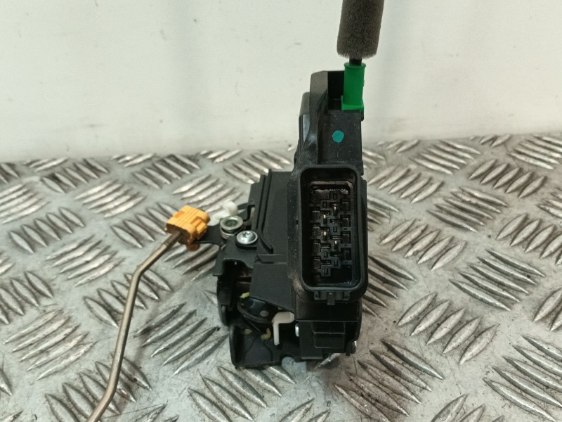 Recambio de cerradura puerta delantera derecha para ford ka+ referencia OEM IAM 2435710  