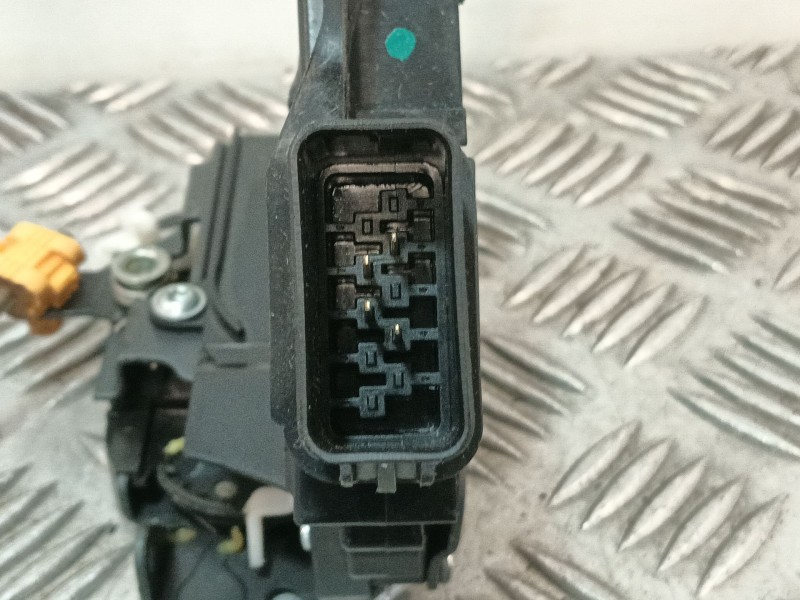 Recambio de cerradura puerta delantera derecha para ford ka+ referencia OEM IAM 2435710  