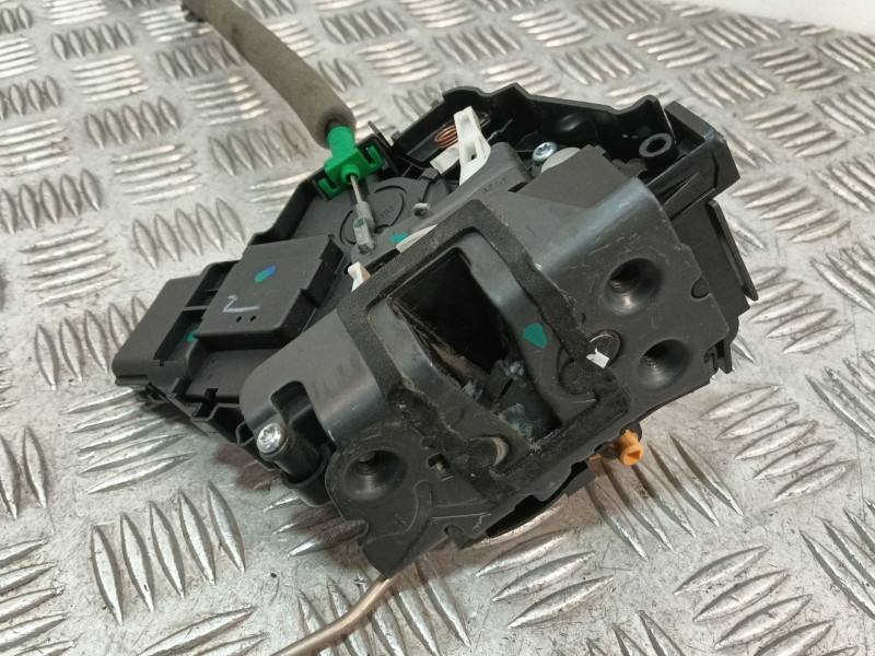 Recambio de cerradura puerta delantera derecha para ford ka+ referencia OEM IAM 2435710  