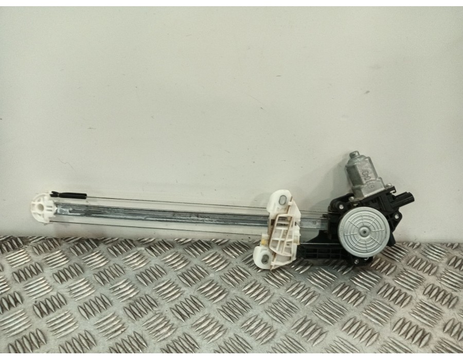 Recambio de elevalunas trasero derecho para honda cr-v iv (rm_) 1.6 i-dtec (re6) referencia OEM IAM   