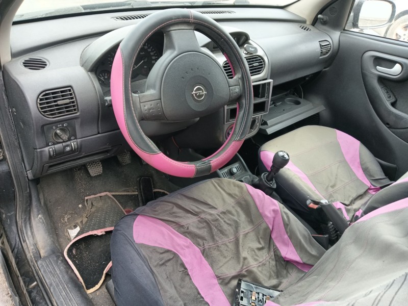 opel corsa c (x01) del año 2005