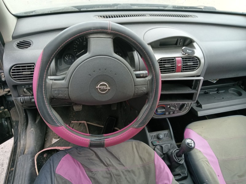 opel corsa c (x01) del año 2005