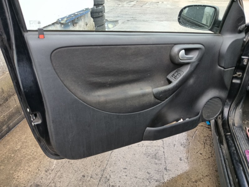 opel corsa c (x01) del año 2005