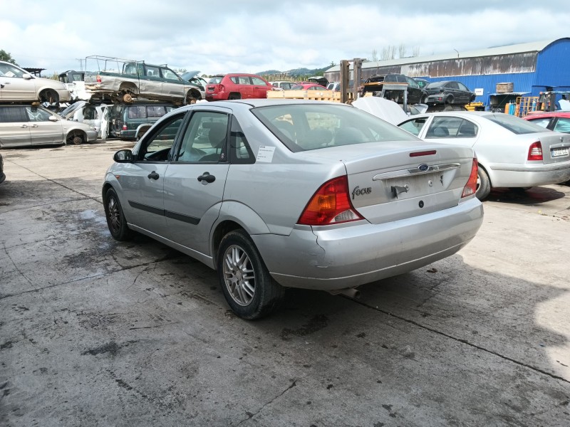 ford focus i sedán (dfw) del año 2000