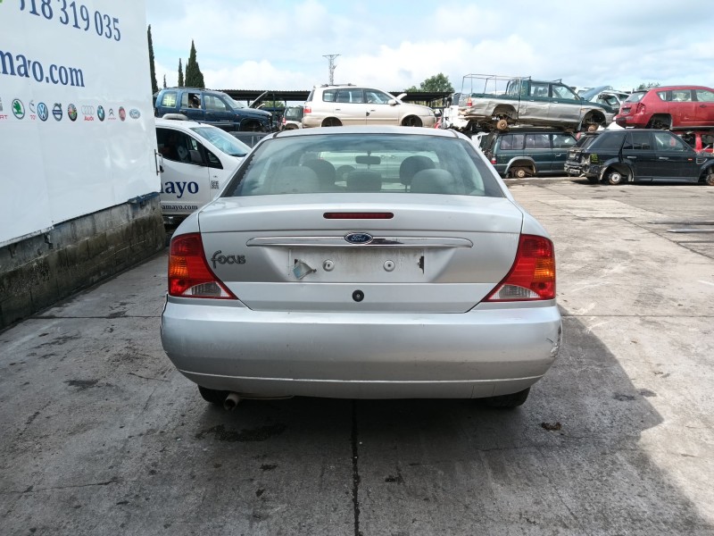 ford focus i sedán (dfw) del año 2000