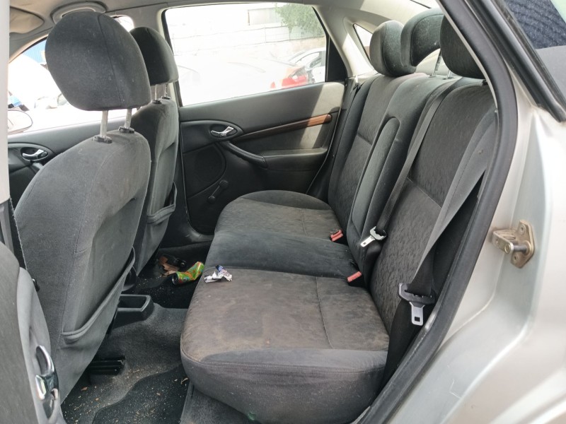 ford focus i sedán (dfw) del año 2000