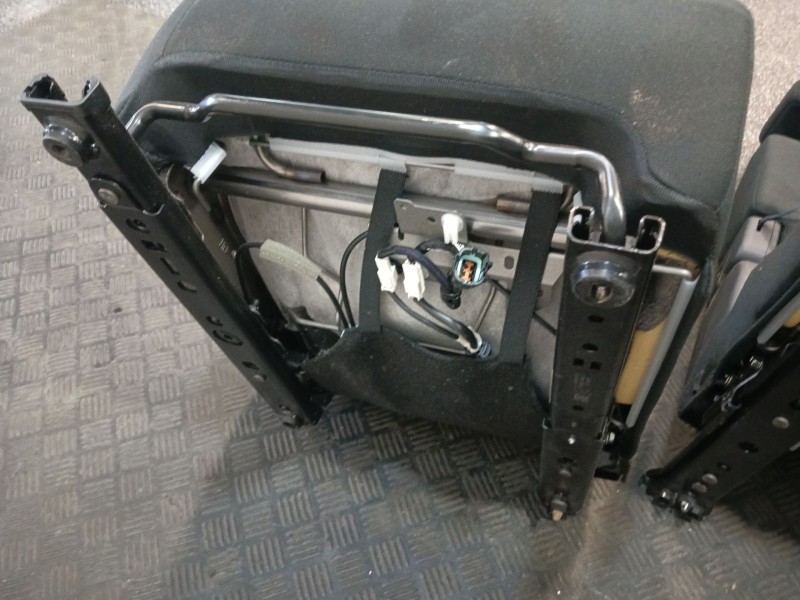 Recambio de asientos traseros para nissan x-trail iii (t32_, t32r, t32rr) 2.0 (t32) referencia OEM IAM   