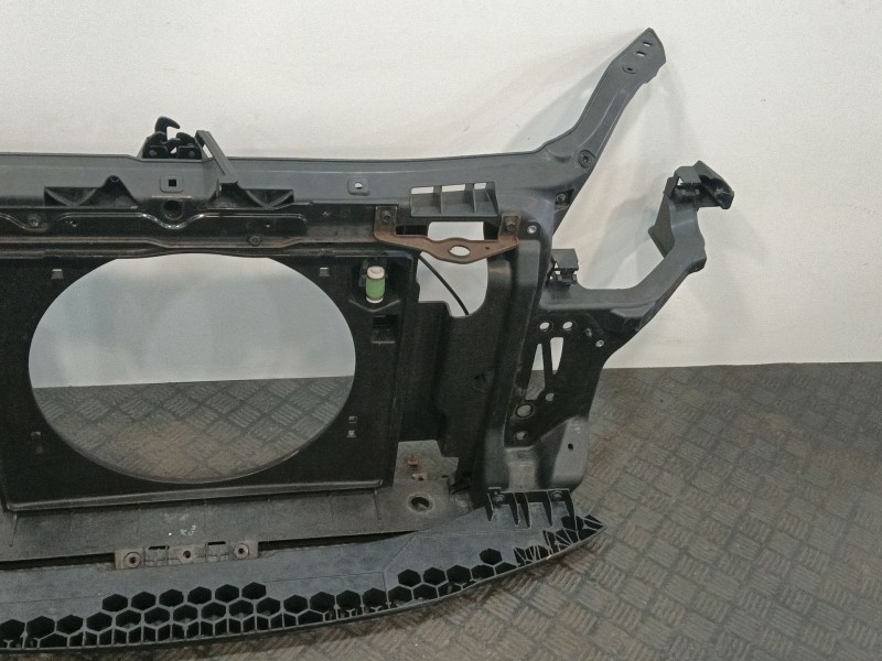 Recambio de panel frontal para hyundai i20 i (pb, pbt) 1.2 referencia OEM IAM 641021J000  