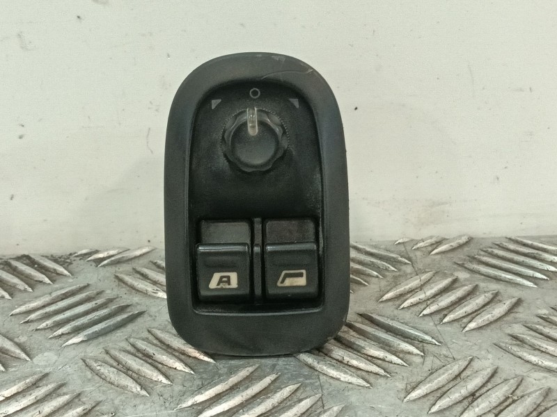 Recambio de mando elevalunas delantero izquierdo para peugeot 306 berlina 3/4/5 puertas (s2) referencia OEM IAM   