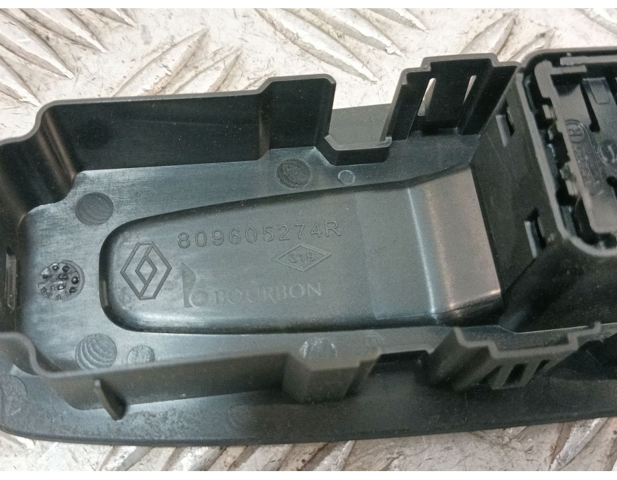 Recambio de mando elevalunas trasero izquierdo para renault scénic iv (j9_) 1.5 dci 110 referencia OEM IAM 809605274R  
