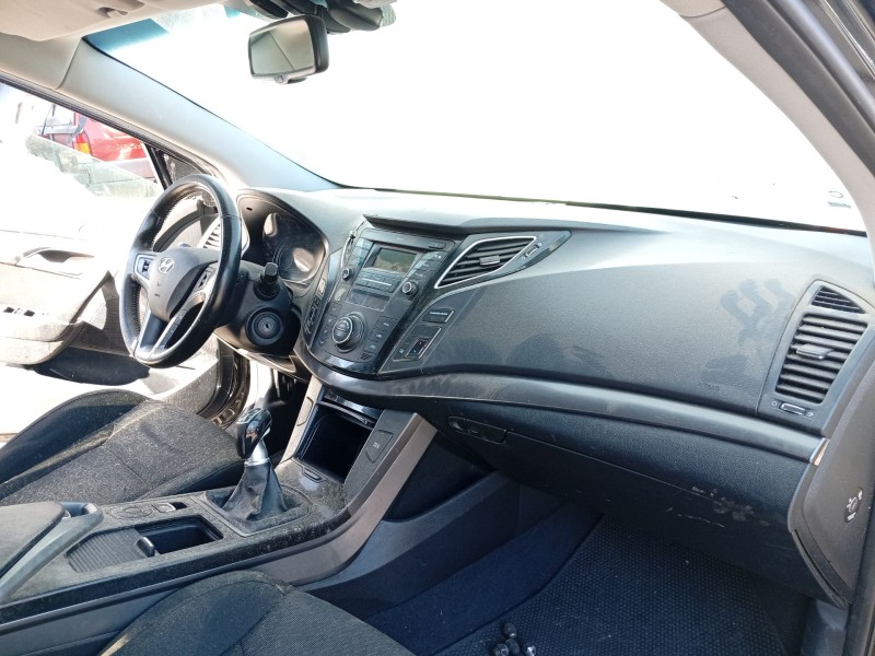 Recambio de salpicadero para hyundai i40 referencia OEM IAM 847103Z000RY  