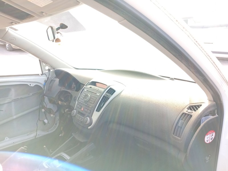 Recambio de salpicadero para kia cee´d 1.6 crdi cat referencia OEM IAM 847101H001EQ  