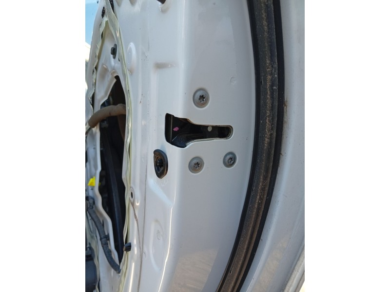 Recambio de cerradura puerta trasera derecha para renault koleos 2.0 dci diesel fap referencia OEM IAM 825029849R  
