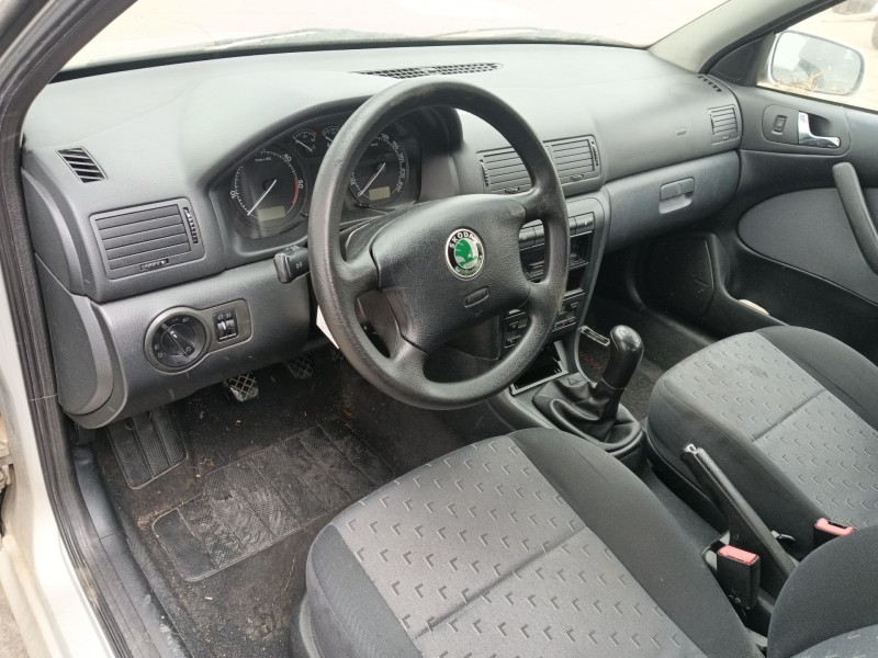 skoda octavia i (1u2) del año 2003